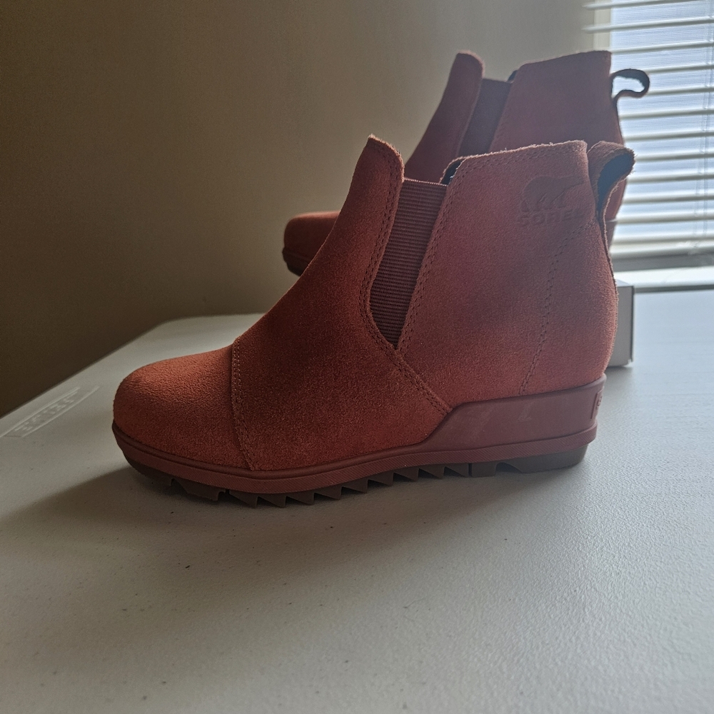 Sorel Women's Size 5.5 Burnt Orange Pull On Wedge Evie Boots - Picture 8 of 10
